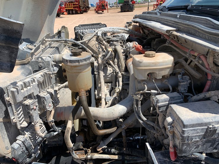 2022-chevrolet-silverado-6500hd-image-7