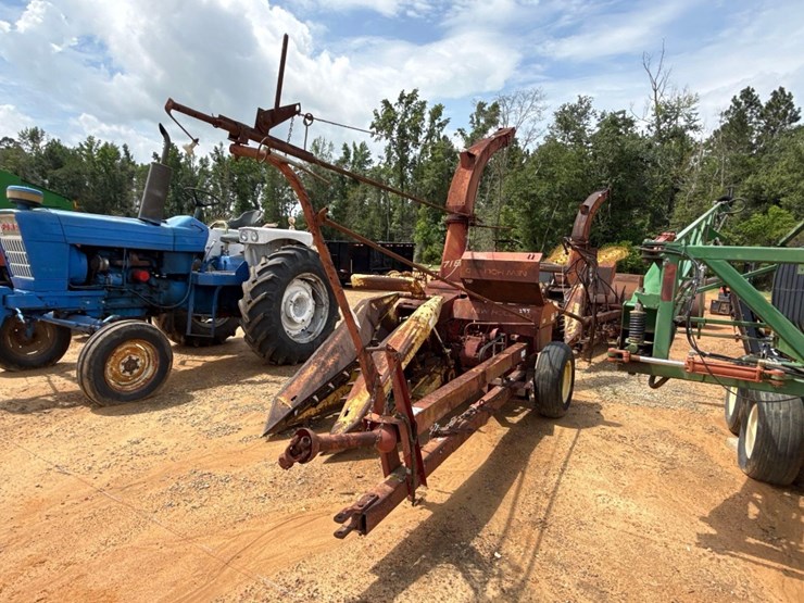 new-holland-718-image-2