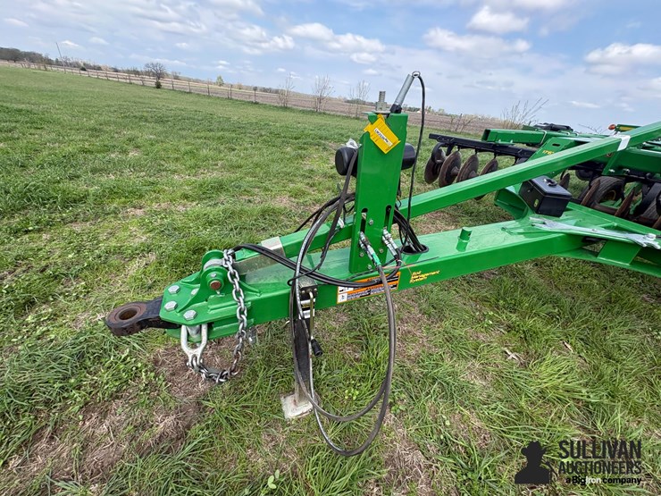 2020-john-deere-2720-image-9