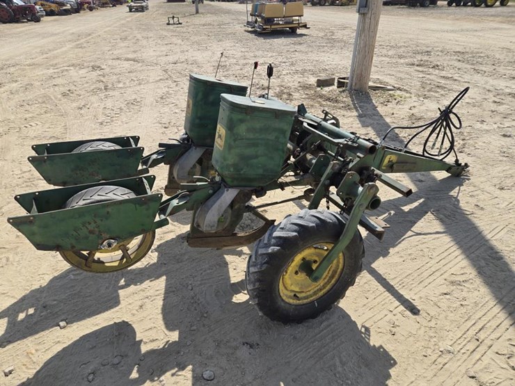 john-deere-1240-image-9