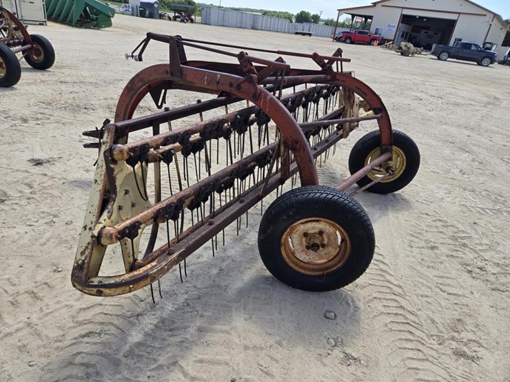 new-holland-260-image-8