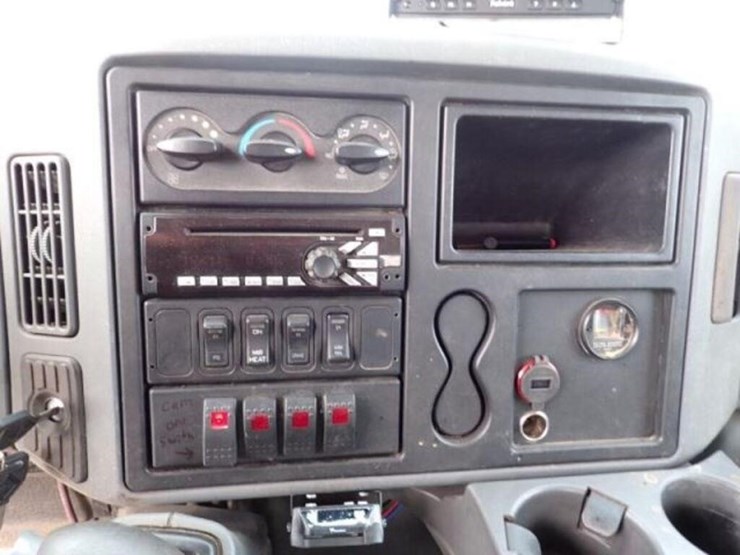 2005-international-durastar-4200-image-16