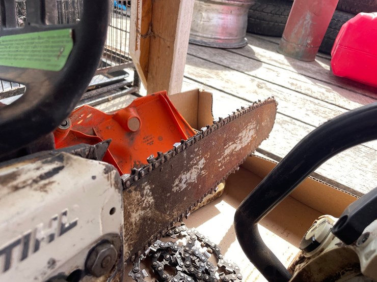 #2131-•-(2)-stihl-chainsaws-image-4
