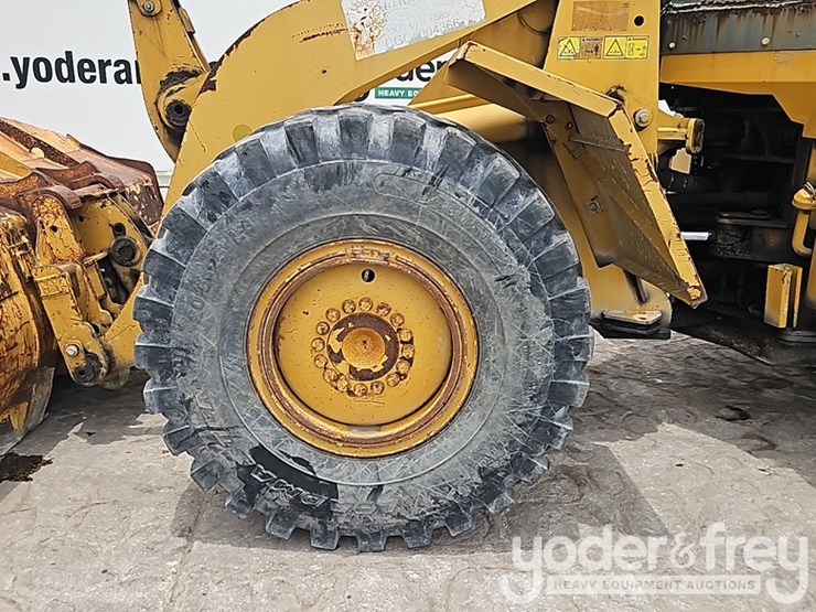 2009-caterpillar-938h-image-16