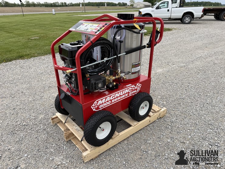 2026-magnum-4000-series-hot-water-pressure-washer-image-1