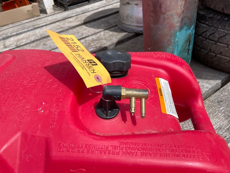 #2152-•-attwood-boat-gas-can-image-5