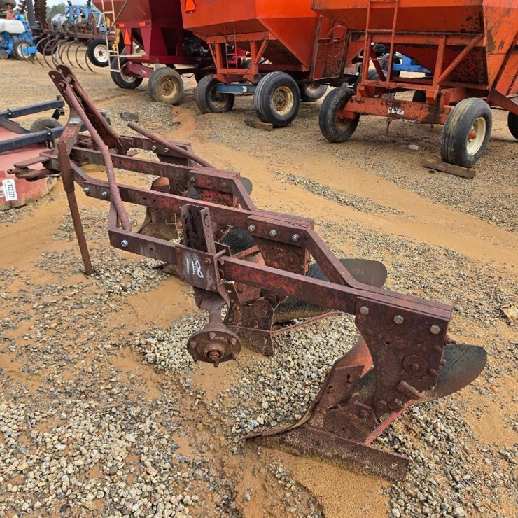 MASSEY-FERGUSON 4