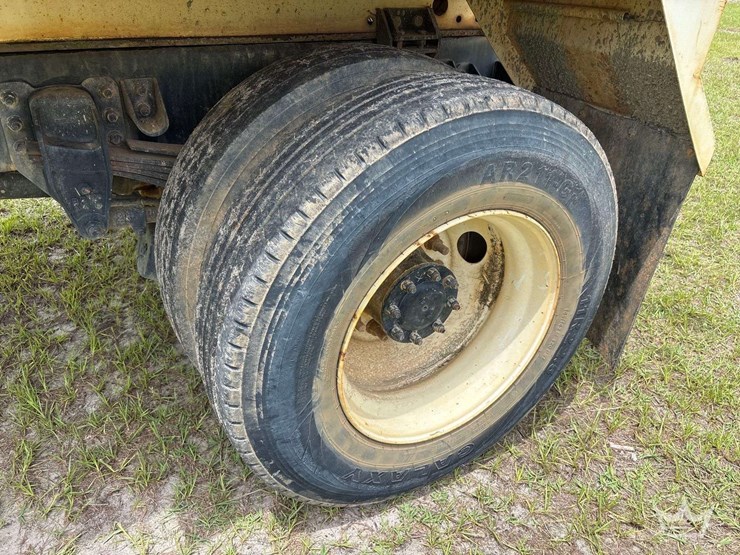 2017-peterbilt-337-image-52