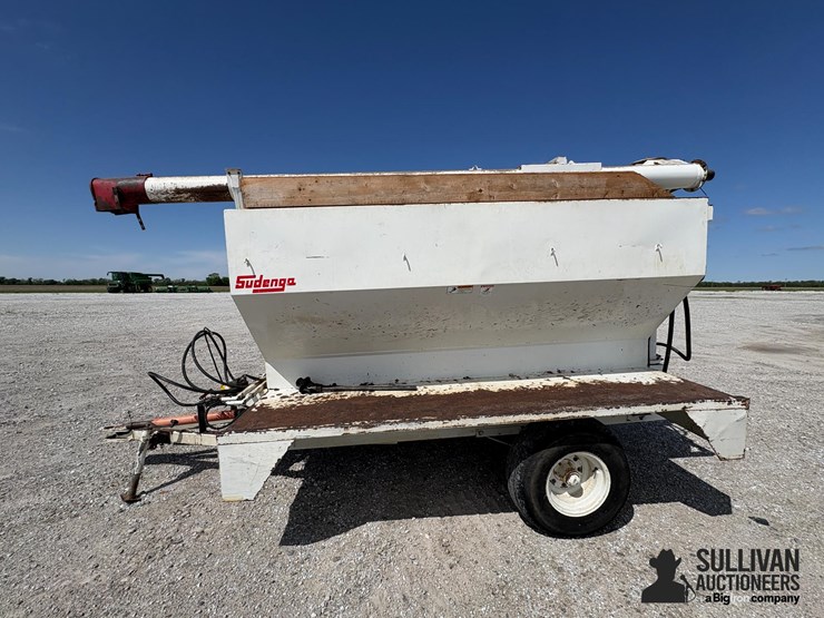 sudenga-2-compartment-feeder-wagon-image-8