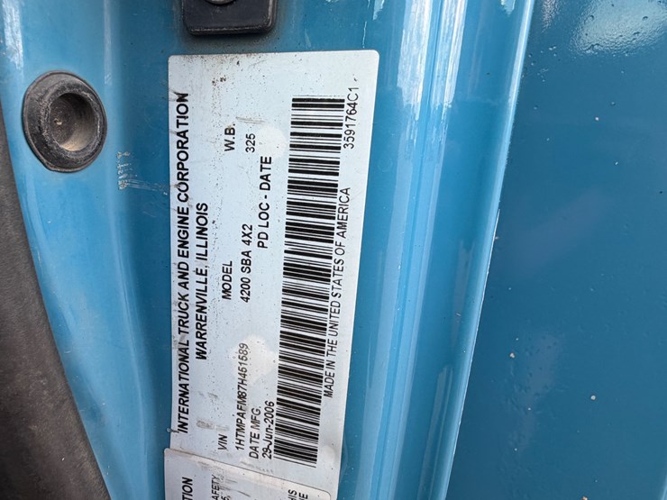 2007-international-durastar-4200-image-25