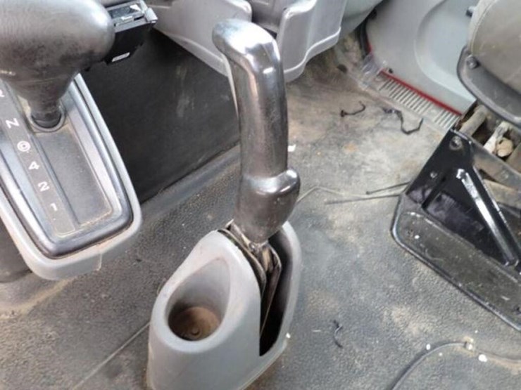 2005-international-durastar-4200-image-18