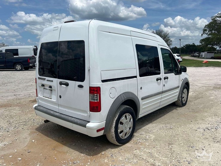 2011-ford-transit-connect-image-3