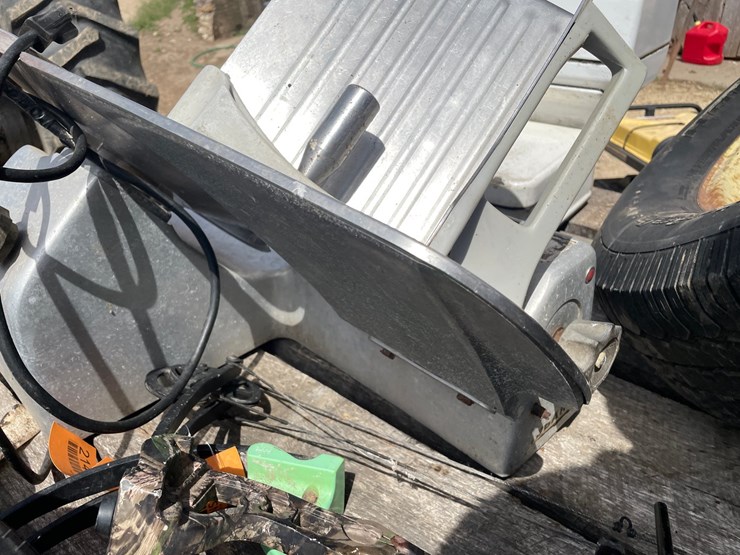 #2138-•-12"-hobart-meat-slicer-image-7