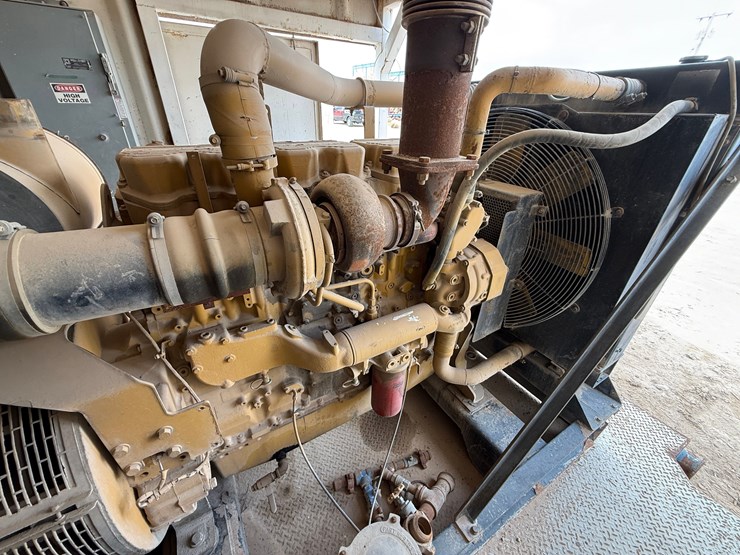 2012-caterpillar-c15-image-34