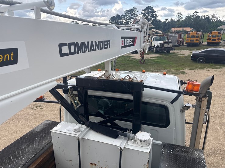 2020-freightliner-m2-106-image-45