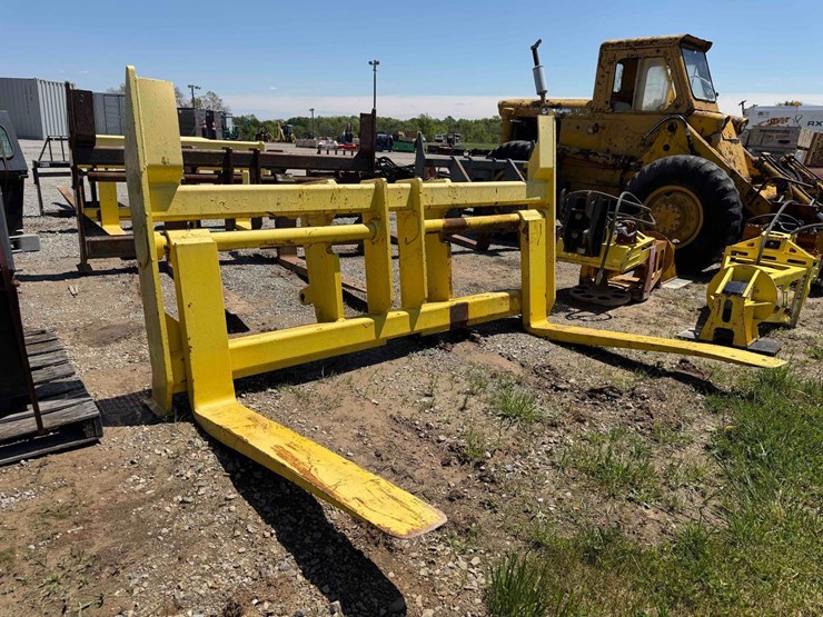jrb-wheel-loader-forks-image-1
