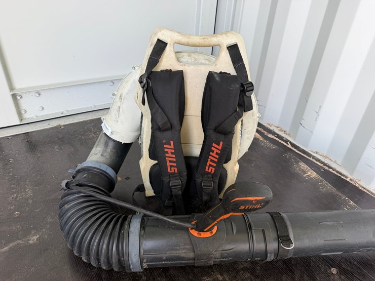 #6028-•-stihl-br-700-backpack-leaf-blower-image-7