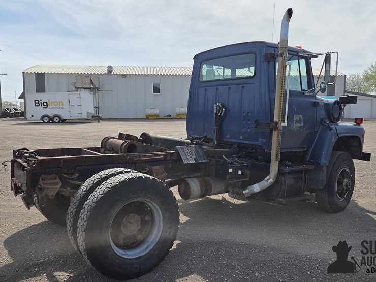 1994-ford-l8000-image-5