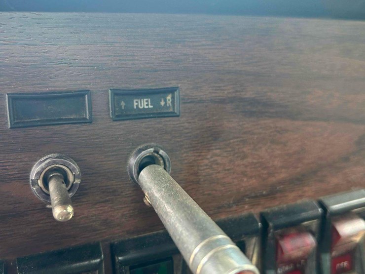 1987-peterbilt-359-image-51