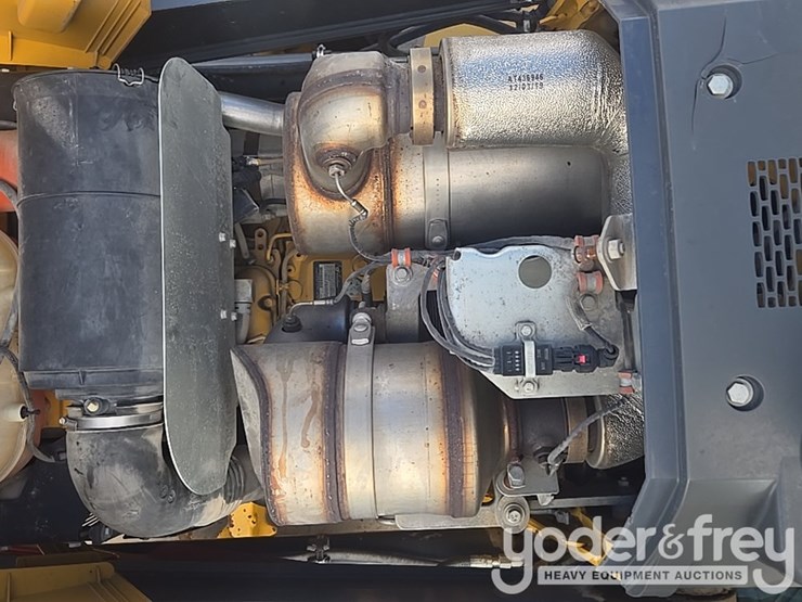 2020-deere-310sl-image-32