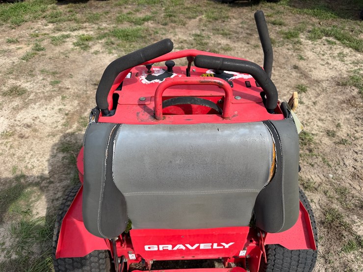 #6010-•-gravely-52"-pro-stance-52-zero-turn-lawnmower-image-5
