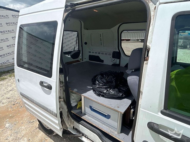 2011-ford-transit-connect-image-29