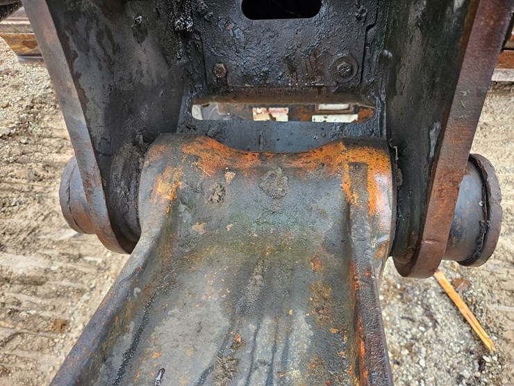 2010-deere-200d-lc-image-92