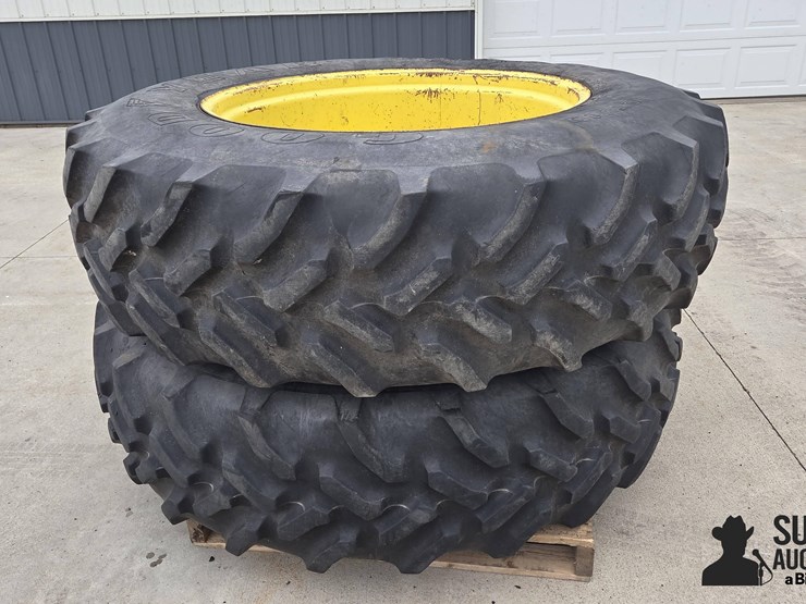 deere-tires-image-1