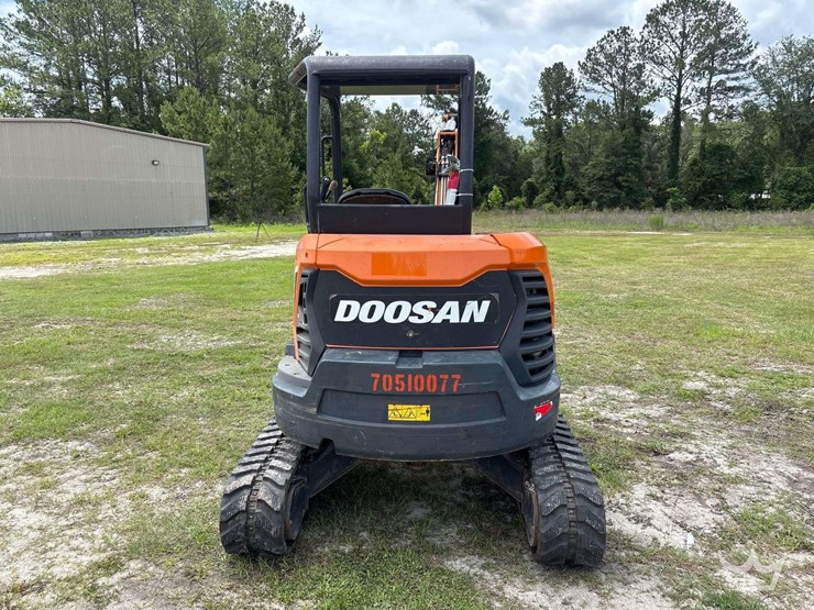 2019-doosan-dx35-mini-excavator-image-44