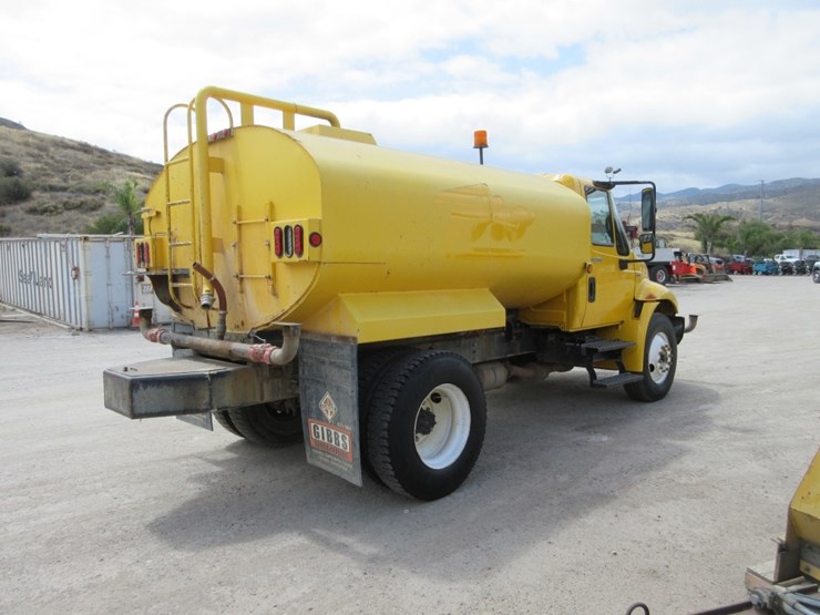 2011-international-durastar-4300-image-3
