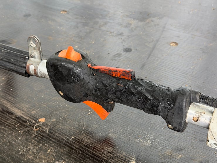 #6071-•-stihl-fs91r-4'-hedge-trimmer-image-5