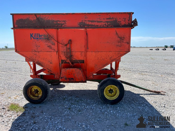 kilbros-350-gravity-flow-wagon-on-jd-running-gear-image-4