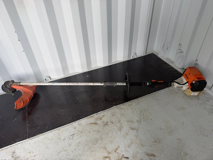#6045-•-stihl-fs131r-string-trimmer-image-1
