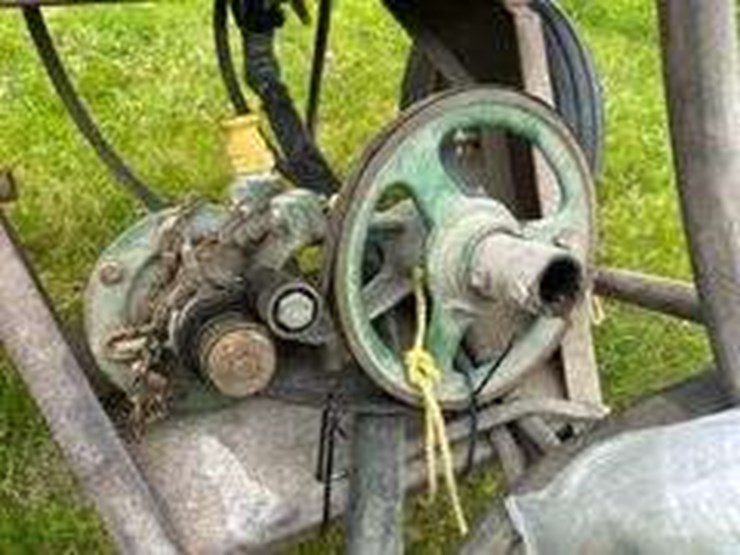 2-wheel-sprayer,-300-gal-tank,-27'-boom,-540-pto-pump-image-6