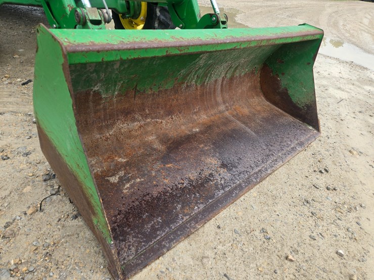 john-deere-6105d-image-75
