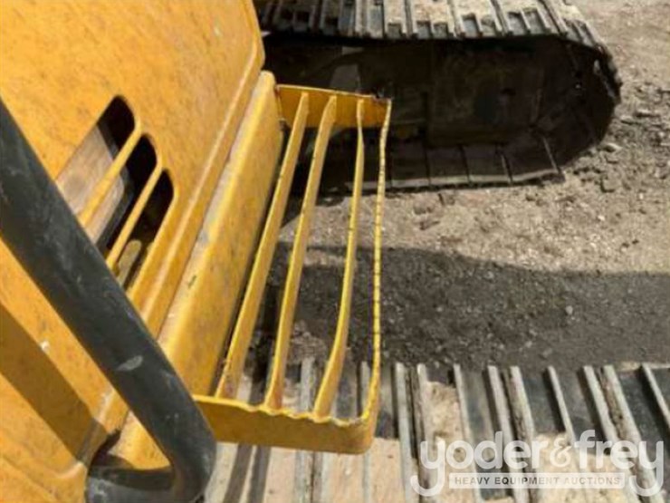 2017-komatsu-pc210-lc-11-image-20