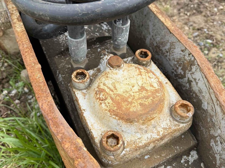 hydraulic-hammer-attachment-image-3