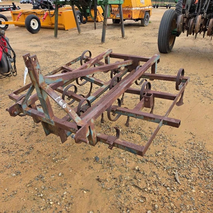166 - 2 ROW CULTIVATOR