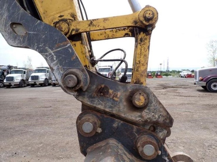 2022-komatsu-pc210-lc-11-image-29