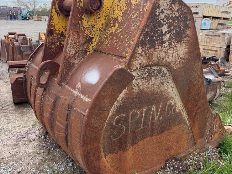 64”-excavator-toothed-bucket-image-4