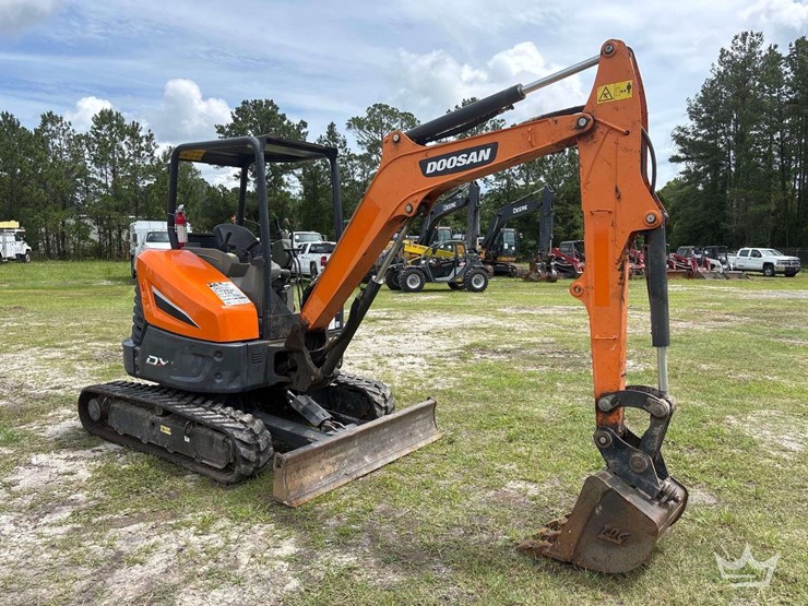 2019-doosan-dx35-mini-excavator-image-2