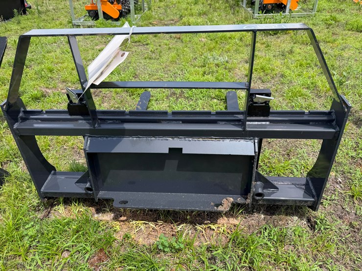 #6104-•-mini-skid-steer-pallet-fork-frame-image-2