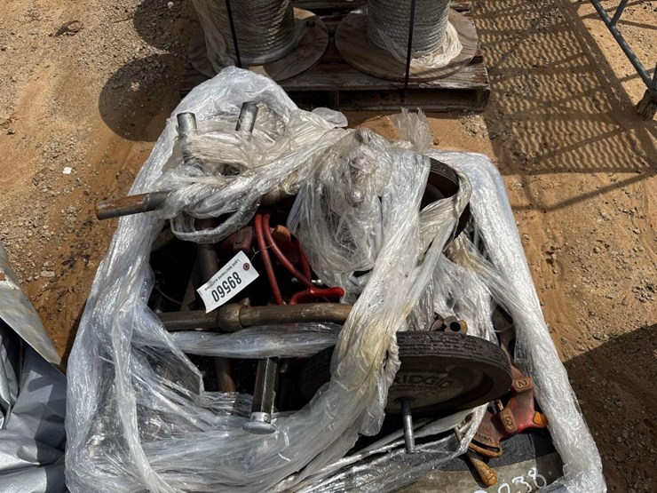 2238---rigid-portable-pipe-threader-image-3