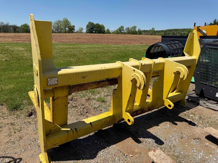 jrb-wheel-loader-forks-image-3