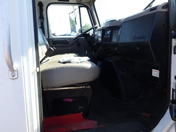2000-international-4700-image-25