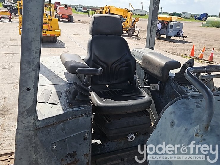 2006-deere-450j-lgp-image-27