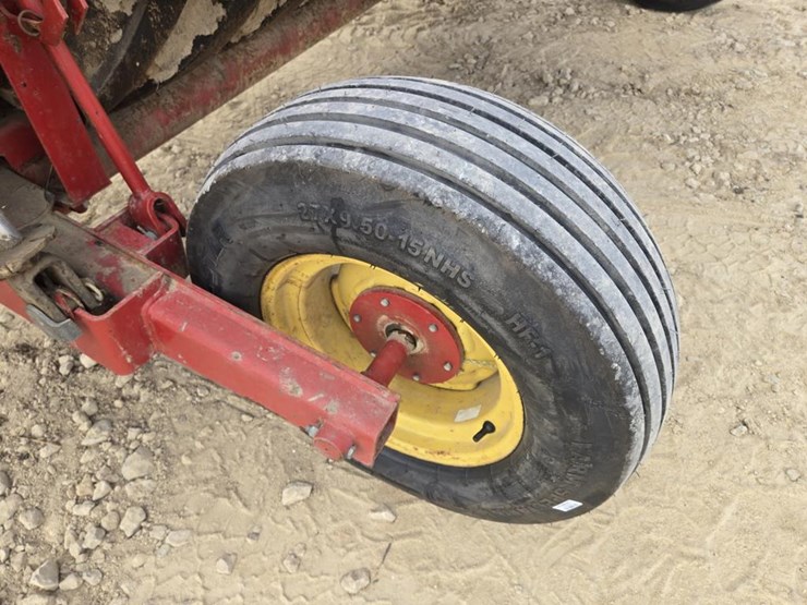 new-holland-492-image-6