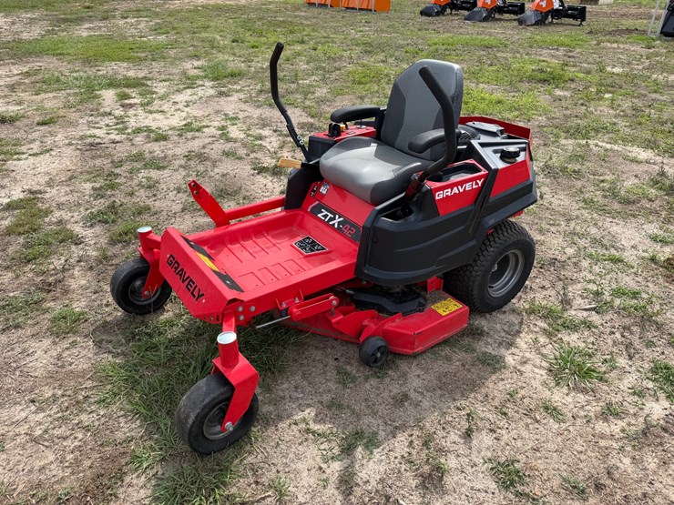 #6006-•-gravely-42"-ztx42-zero-turn-lawnmower-image-1