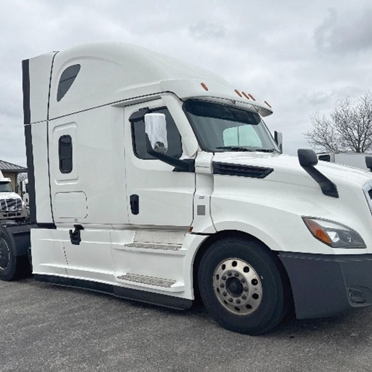 2021 FREIGHTLINER CASCADIA 126