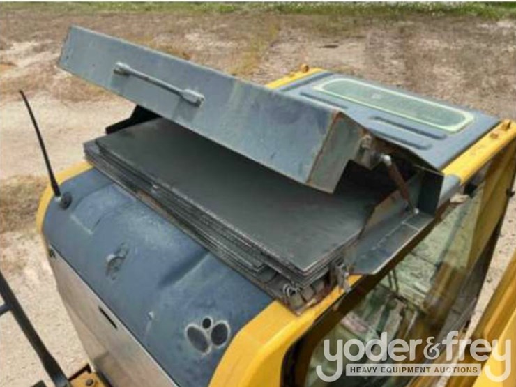 2017-komatsu-pc210-lc-11-image-8